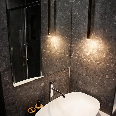 Raam Luxury Apartament *