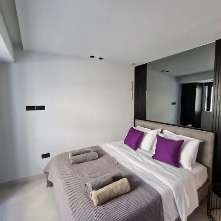 Raam Luxury Lägenhet *