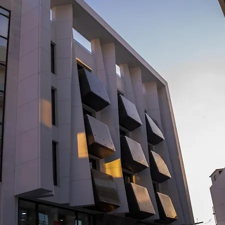 Raam Luxury Apartment Larnaca