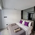 Raam Luxury Apartment *