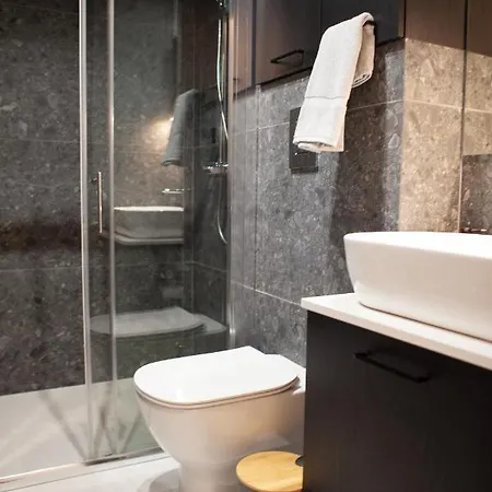 Raam Luxury Apartman *